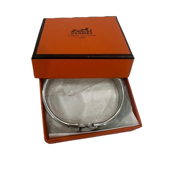 HERMES Clic H: Silver Metal & "H" Logo, Bangle #1267 - Picture 9 of 9